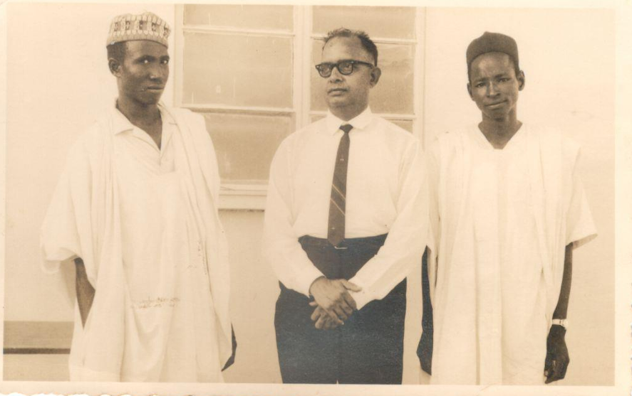 Sri B.R.K. Sastry group photo with students